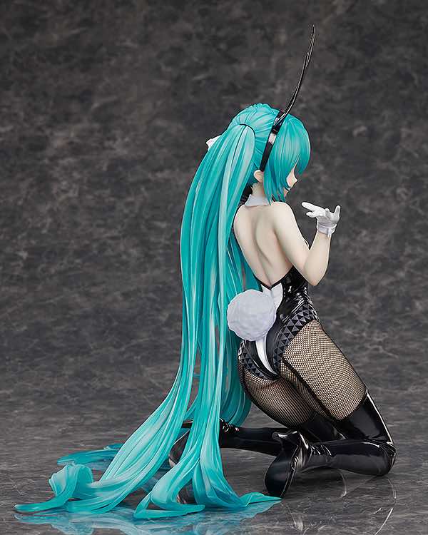1/4 Hatsune Miku: Bunny Ver. (Illustration by SanMuYYB)