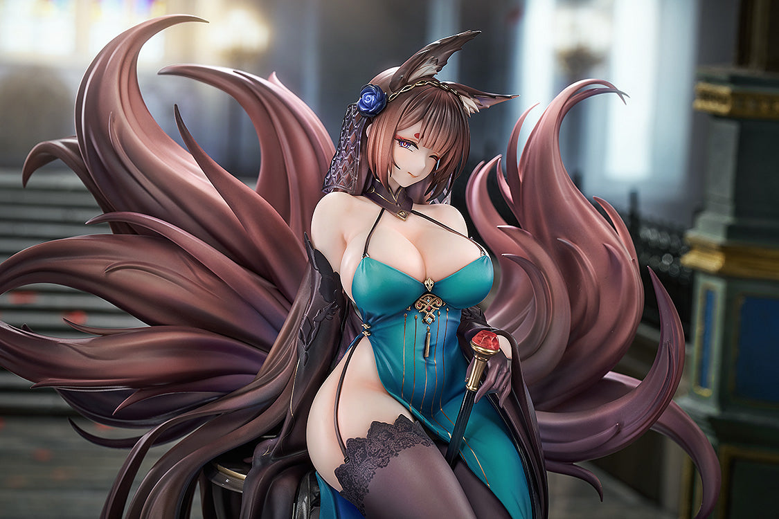 1/7 Amagi: Throne of Fallen Petals Ver. (Azur Lane)