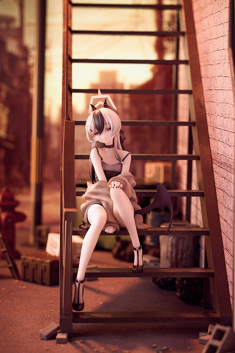 1/7 Kayoko (Dress): Memorial Lobby Ver. (Blue Archive)