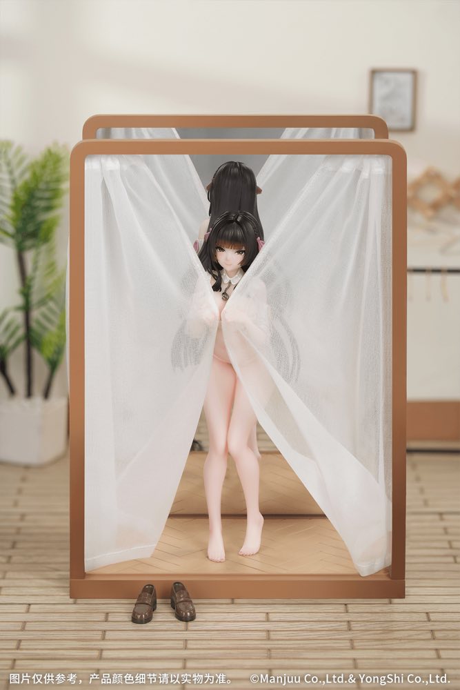 1/8 Gift+ Trinidad: Trapper in the Changing Room Ver. (Azur Lane)