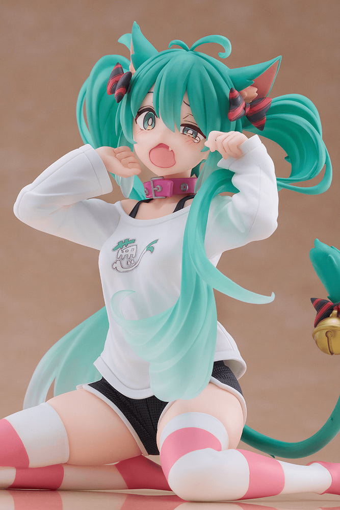 Desktop Cute Figure: Hatsune Miku Cat Ear T-Shirt Ver.