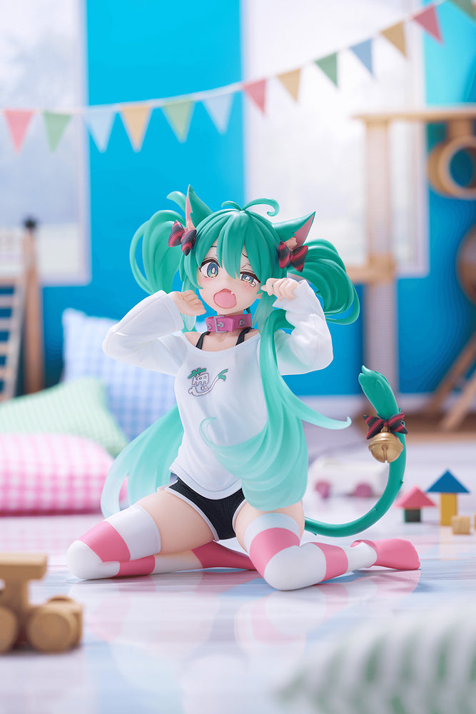 Desktop Cute Figure: Hatsune Miku Cat Ear T-Shirt Ver.