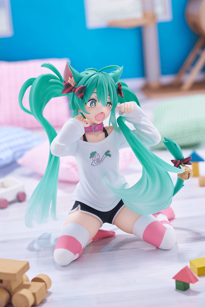 Desktop Cute Figure: Hatsune Miku Cat Ear T-Shirt Ver.