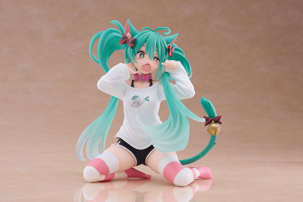 Desktop Cute Figure: Hatsune Miku Cat Ear T-Shirt Ver.