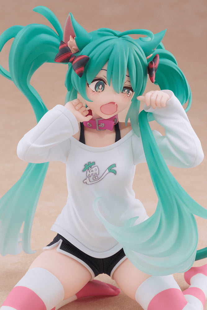 Desktop Cute Figure: Hatsune Miku Cat Ear T-Shirt Ver.