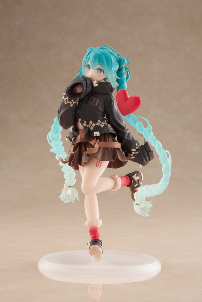 Hatsune Miku Figure: Fashion Outdoor Ver.