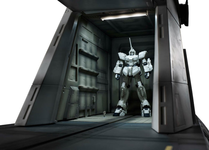 Realistic Model 1/144 Nahel Argama Catapult Deck UC Ver. (Mobile Suit Gundam Unicorn/NT) - Box image