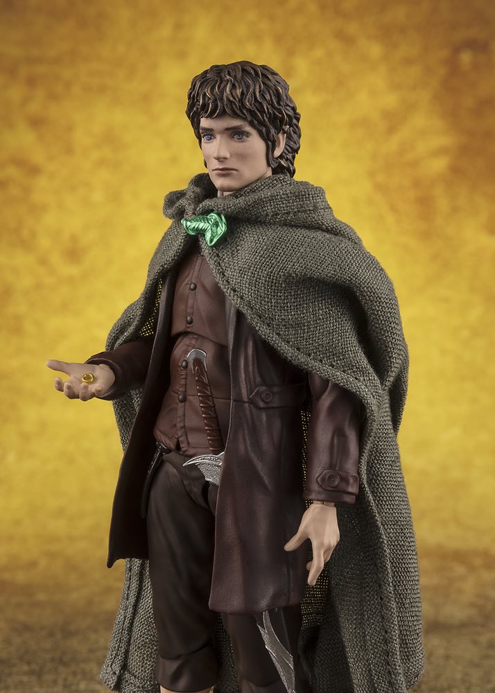 S.H.Figuarts Frodo Baggins & Gollum (The Lord of the Rings: The Fellow ...