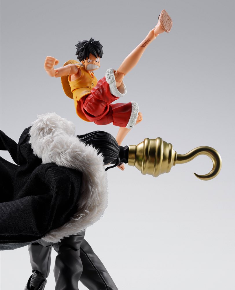 S.H.Figuarts Sir Crocodile Marineford (One Piece)