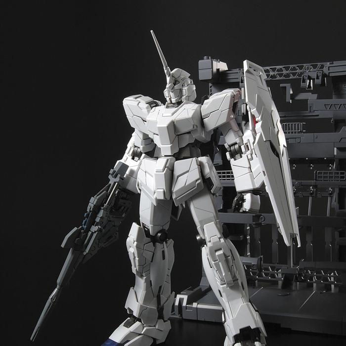 MG RX-0 Unicorn Gundam HD Color + MS Cage